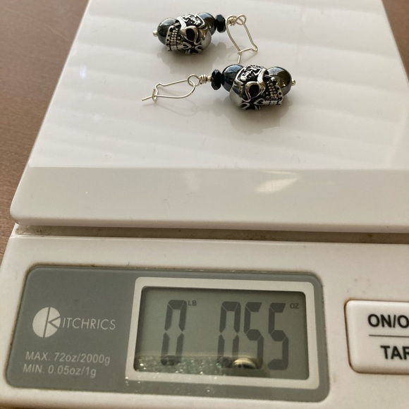 Skull Earrings - Picture 5 of 5